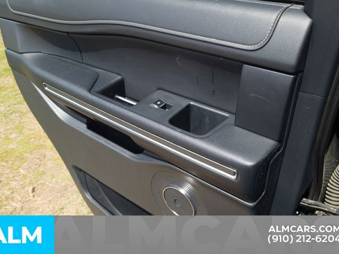 Used 2024 Ford Expedition XLT image 23