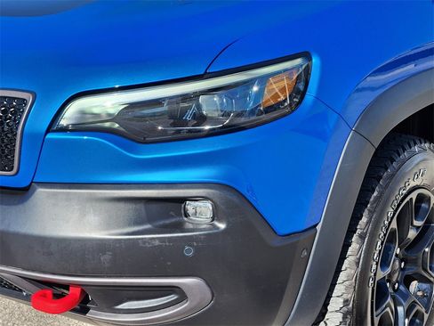 Used 2023 Jeep Cherokee Trailhawk image 9