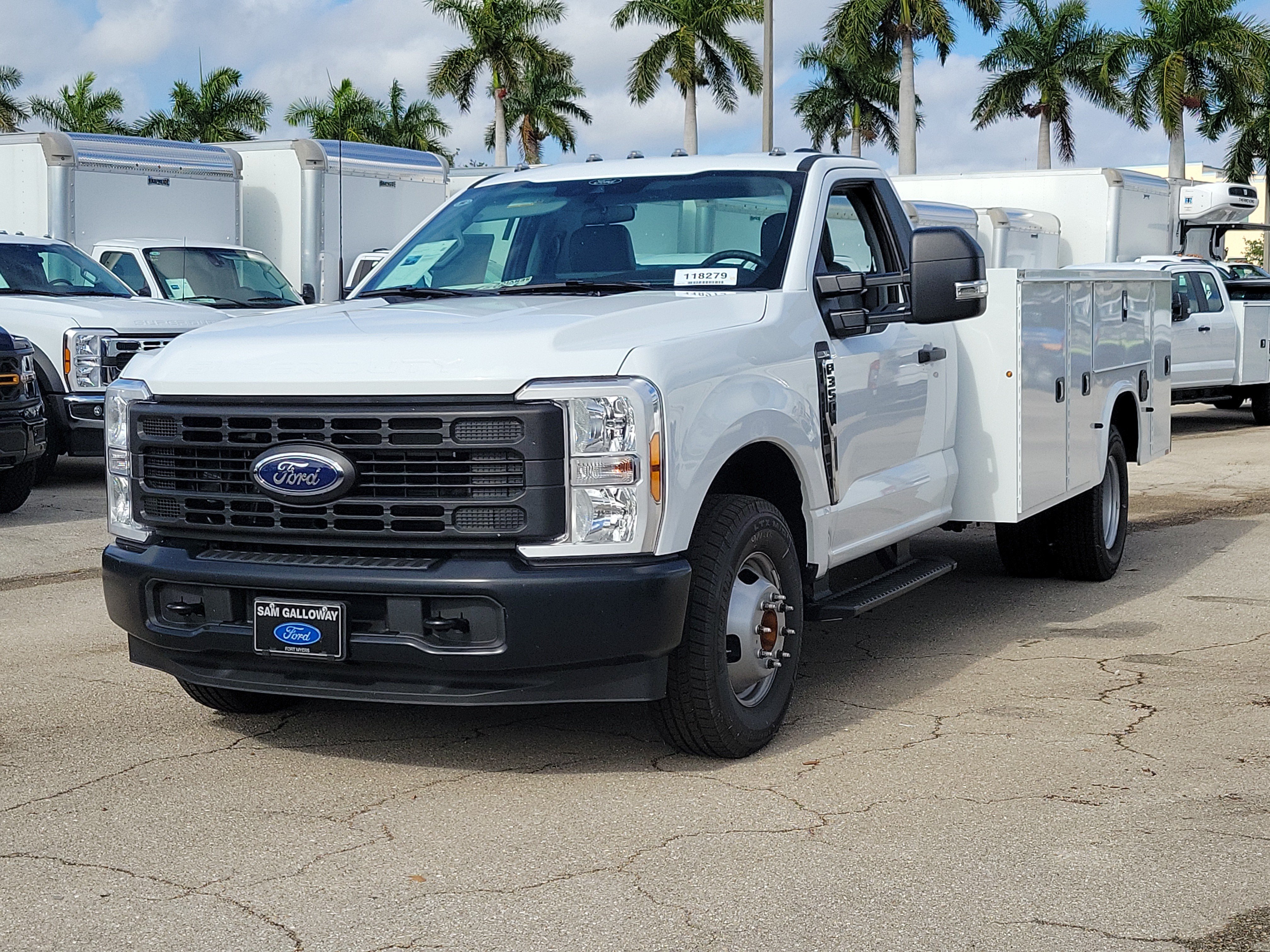 New 2025 Ford F350 XL RWD image 3