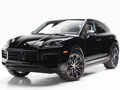 Used 2024 Porsche Cayenne Coupe image 4