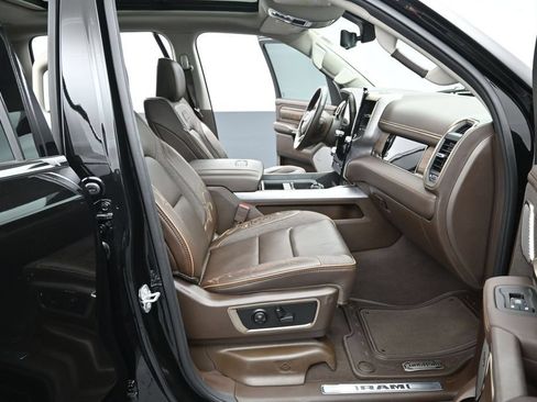 Used 2025 RAM 1500 Limited AWD/4WD image 39