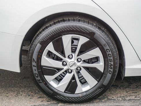 Used 2020 Nissan Altima 2.5 S FWD image 9