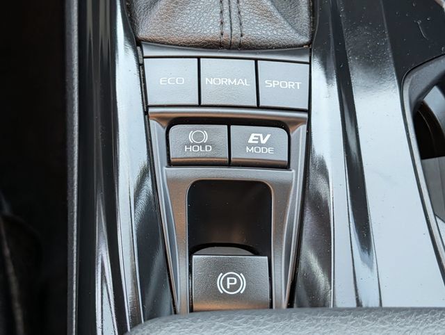 Used 2025 Toyota Camry SE FWD image 16