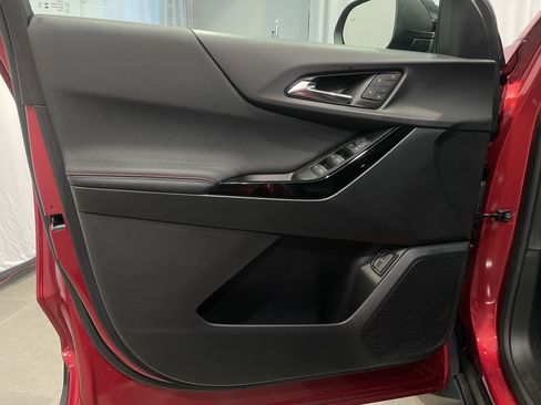 Used 2025 Chevrolet Equinox RS w/ Safety and Technology Package image 13