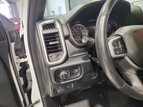 Used 2020 RAM 1500 Big Horn AWD/4WD image 12