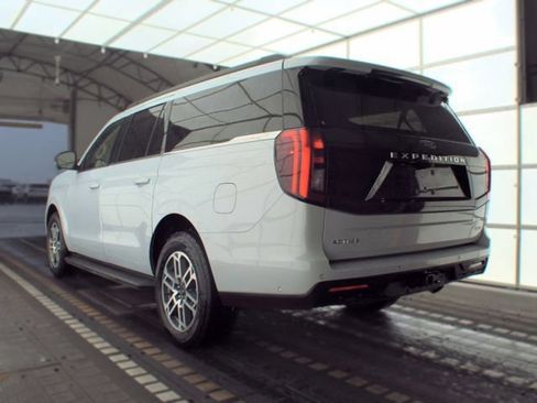 Used 2025 Ford Expedition Max Active AWD/4WD image 4