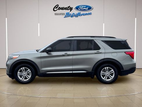 Used 2020 Ford Explorer XLT RWD image 3