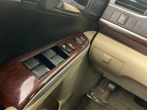 Used 2013 Toyota Camry XLE w/ Leather Pkg image 20