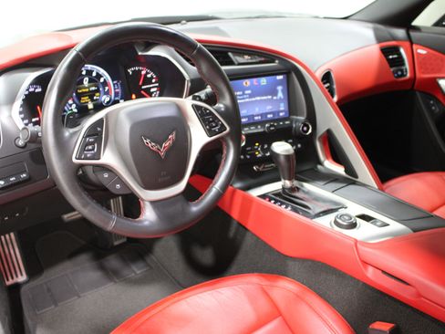 Used 2014 Chevrolet Corvette 3LT w/ 3LT Preferred Equipment Group image 2