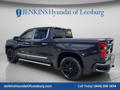 Used 2022 Chevrolet Silverado 1500 High Country w/ High Country Premium Package AWD/4WD image 7