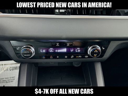 New 2024 Mitsubishi Outlander SEL image 19