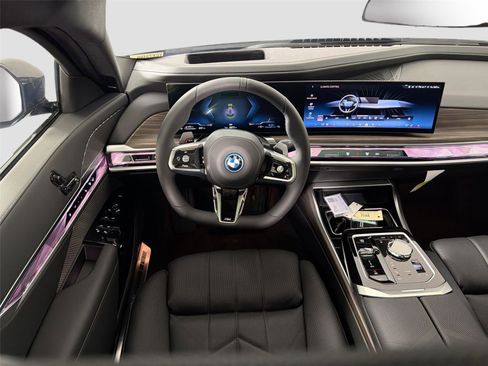 New 2026 BMW 750e xDrive AWD/4WD image 23