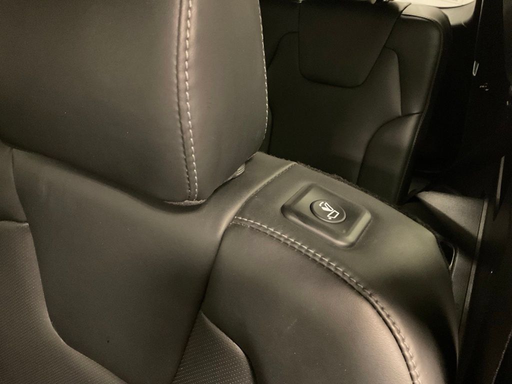 Used 2025 Kia Telluride S AWD/4WD image 32