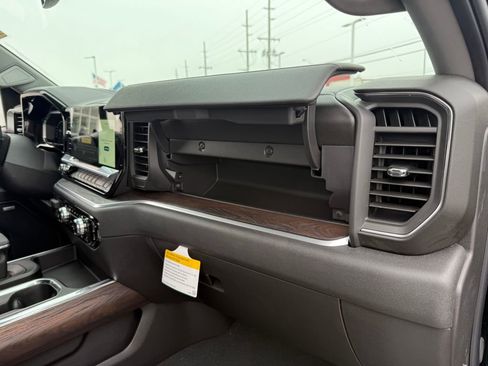 New 2026 GMC Sierra 1500 SLT w/ SLT Premium Package image 27