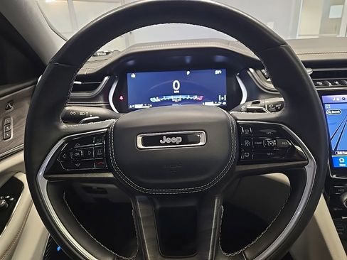 Used 2021 Jeep Grand Cherokee L Overland w/ Luxury Tech Group IV image 11