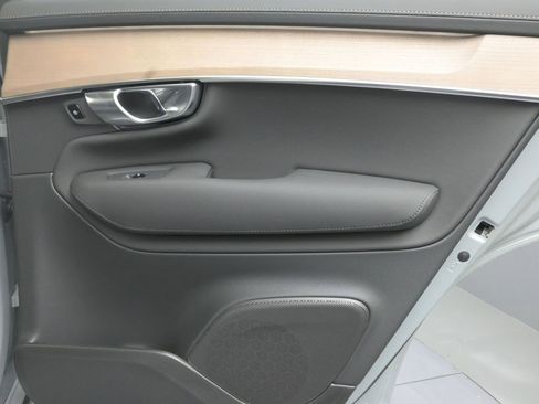 New 2026 Volvo XC90 B6 Plus w/ Protection Package Premier image 14