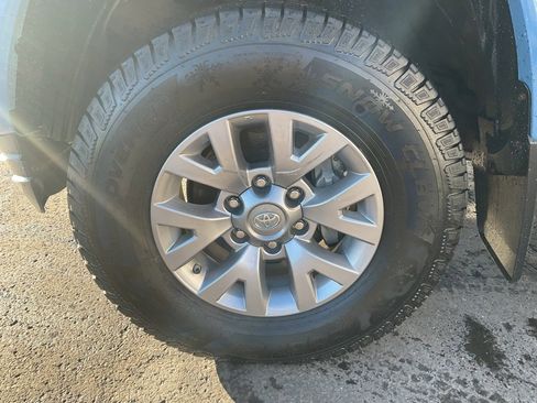 Used 2019 Toyota Tacoma 4x4 Access Cab image 9