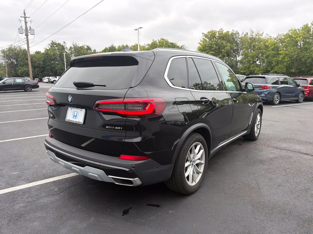 Used 2022 BMW X5 xDrive40i w/ Parking Assistance Package AWD/4WD image 5