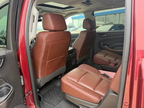Used 2019 Chevrolet Suburban Premier w/ Premier Plus Edition AWD/4WD image 21