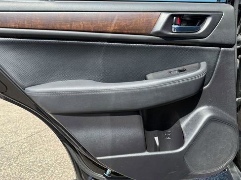 Used 2017 Subaru Outback 2.5i Limited image 40