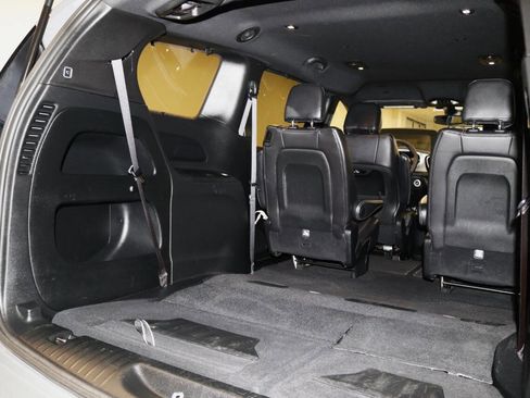 Used 2022 Chrysler Pacifica Touring-L w/ S Appearance Package FWD image 83