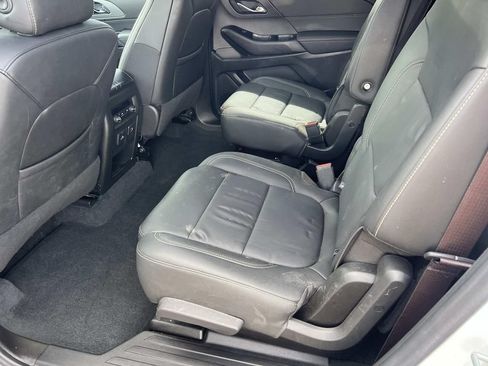 Used 2023 Chevrolet Traverse LT w/ LT Premium Package AWD/4WD image 11