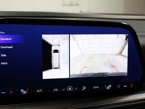 Used 2025 Chevrolet Suburban Z71 image 47