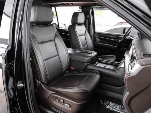 Used 2022 GMC Yukon Denali AWD/4WD image 34
