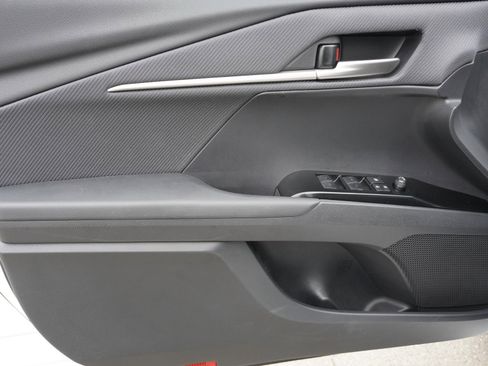 Used 2025 Toyota Camry SE image 18