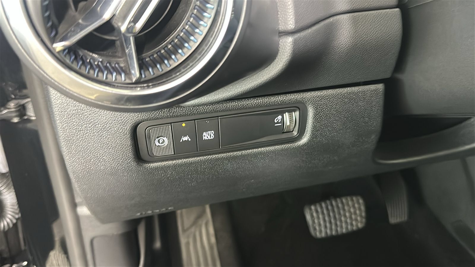 Used 2026 Chevrolet Equinox EV LT FWD image 23