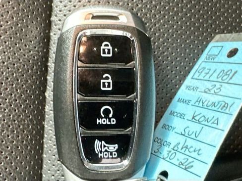 Used 2023 Hyundai Kona Limited AWD/4WD image 18