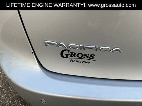 Used 2024 Chrysler Pacifica Touring-L FWD image 28