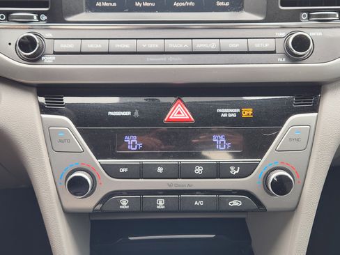 Used 2017 Hyundai Elantra SE w/ SE A/T Tech Package 03 image 19