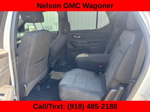 Used 2022 Chevrolet Traverse LT FWD image 10