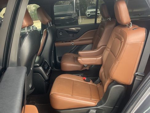 Used 2022 Lincoln Aviator Reserve w/ Elements Package Plus RWD image 11