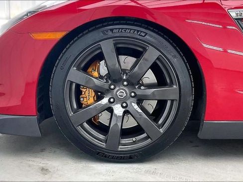Used 2010 Nissan GT-R Premium AWD/4WD image 10
