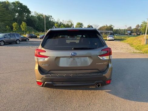 Used 2021 Subaru Forester Limited AWD/4WD image 9