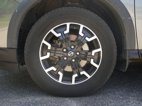 Used 2020 Nissan Pathfinder SL AWD/4WD image 11