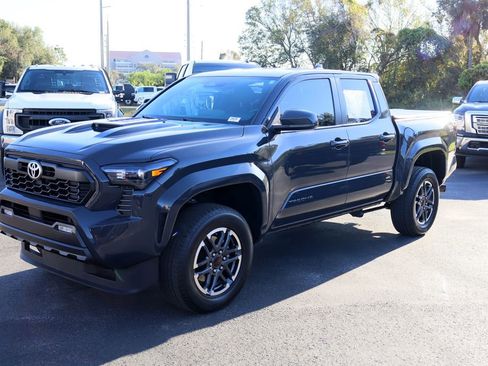 Used 2024 Toyota Tacoma TRD Sport image 4