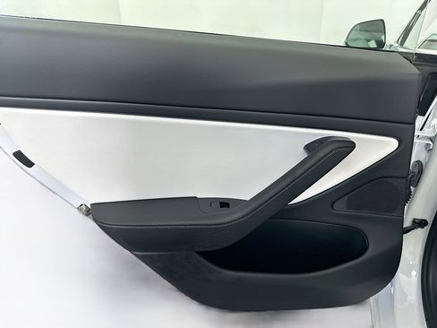 Used 2020 Tesla Model 3 Performance image 24