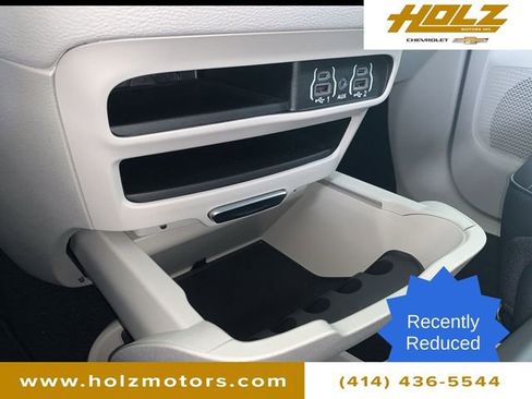 Used 2024 Chrysler Pacifica Touring-L image 27