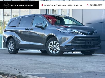 Used 2025 Toyota Sienna LE