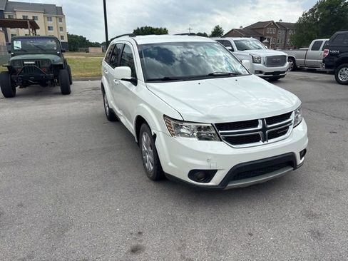 Used 2019 Dodge Journey SE FWD image 14