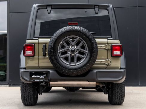 Used 2026 Jeep Wrangler Sport AWD/4WD image 7
