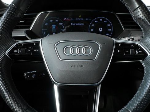 Certified 2022 Audi e-tron S Premium Plus w/ 21" Black Optic Package image 9