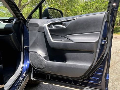 Used 2025 Toyota RAV4 XLE w/ Convenience Package AWD/4WD image 29