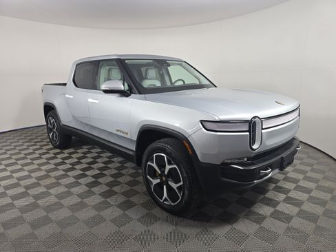 Used 2023 Rivian R1T Adventure AWD/4WD image 7