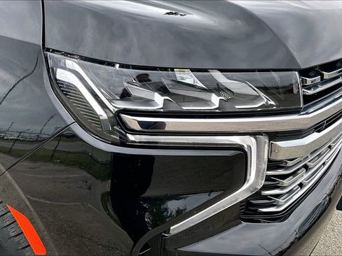 Used 2024 Chevrolet Suburban Premier image 40