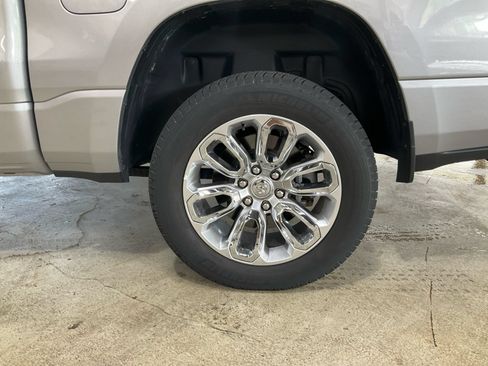 Used 2023 RAM 1500 Laramie AWD/4WD image 23