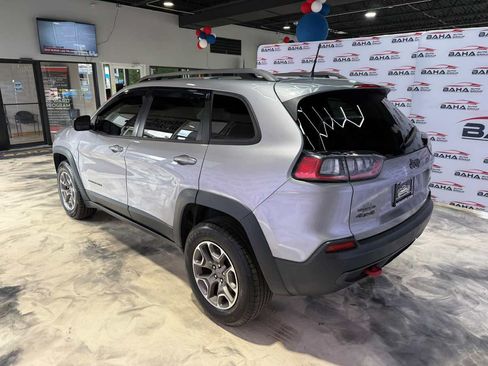 Used 2020 Jeep Cherokee Trailhawk AWD/4WD image 12